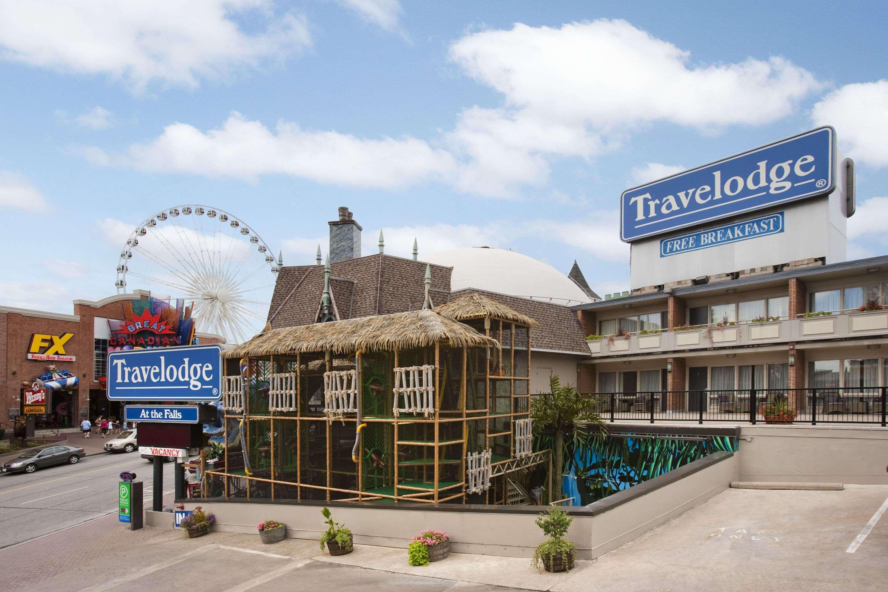 Travelodge By Wyndham Niagara Falls At The Falls Exterior photo